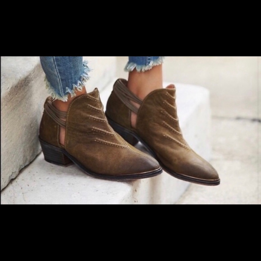 Free People Boots! Size 37 (7). Barely worn.